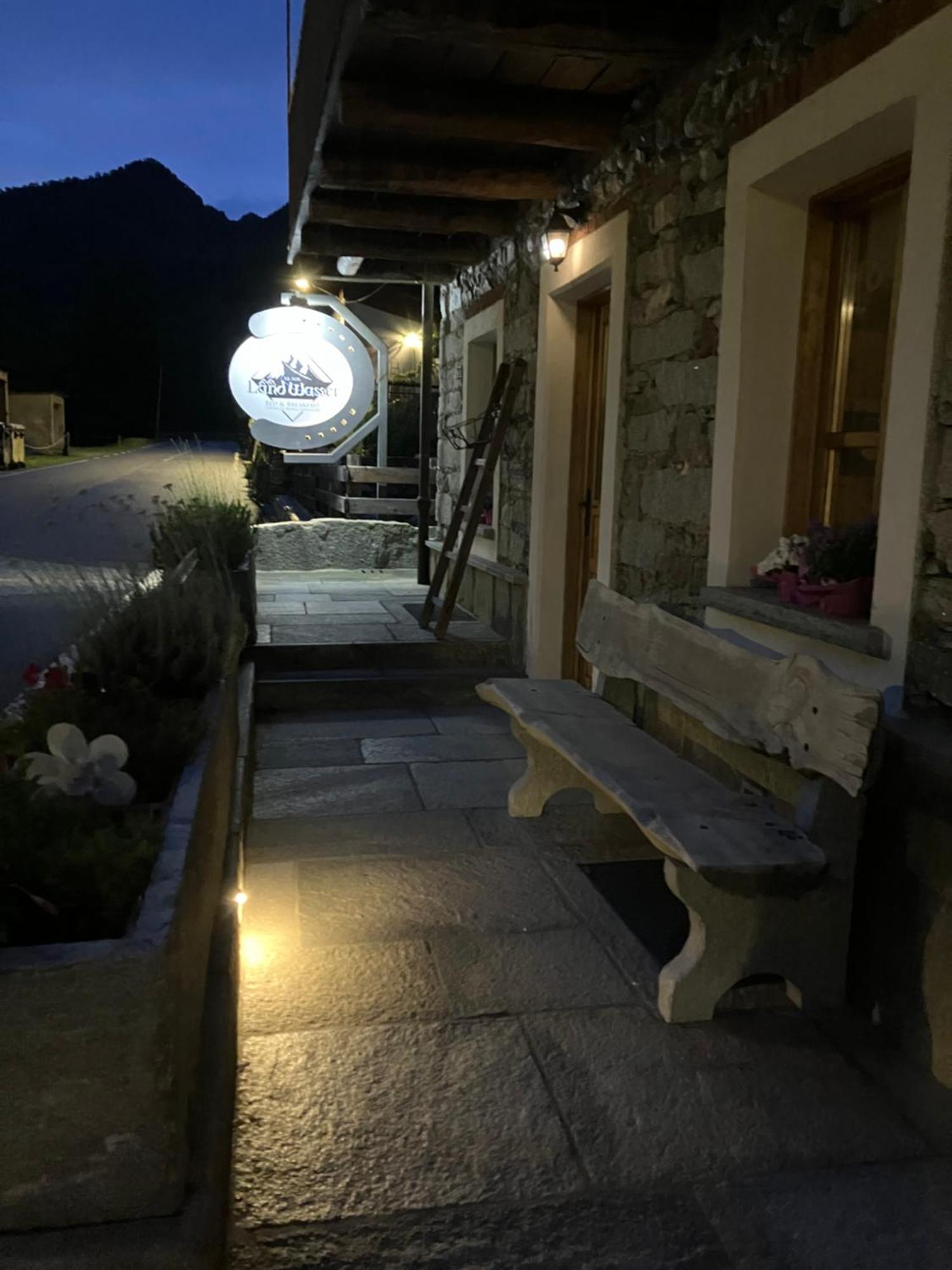 Ospitalita Rurale Familiare Land Wasser Bed & Breakfast Varallo Exterior photo